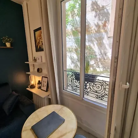 Cosy In Heart Of Montmartre Apartament Paryż