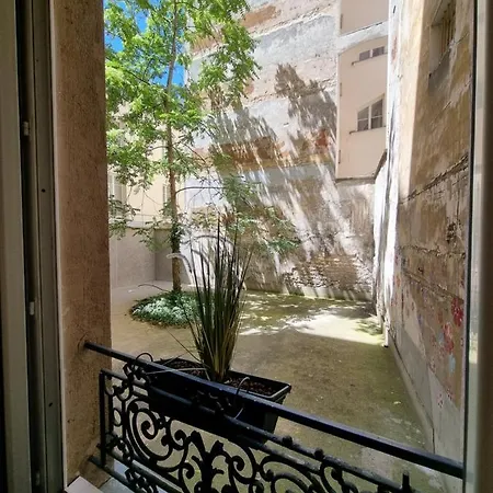 Apartament Cosy In Heart Of Montmartre *
